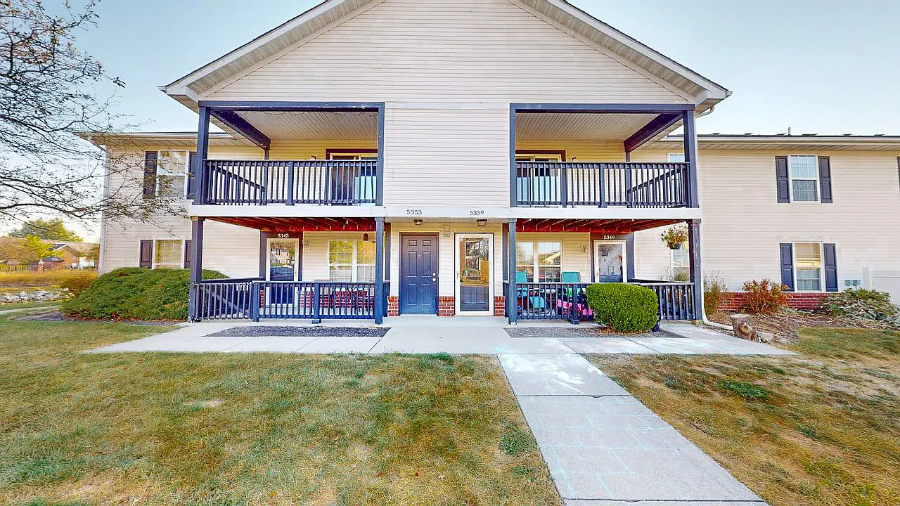 5359 Cypress Chase photo 1
