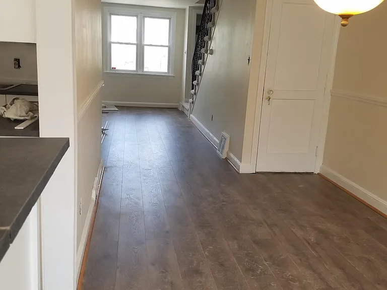 1378 Westbury Dr — Photo 9