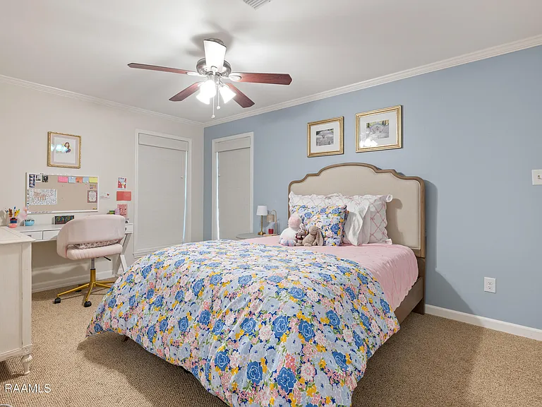 2407 E Broussard Rd — Photo 27