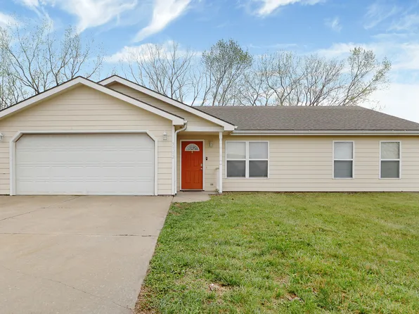 3112 Brookville West Dr, Manhattan, KS 66502