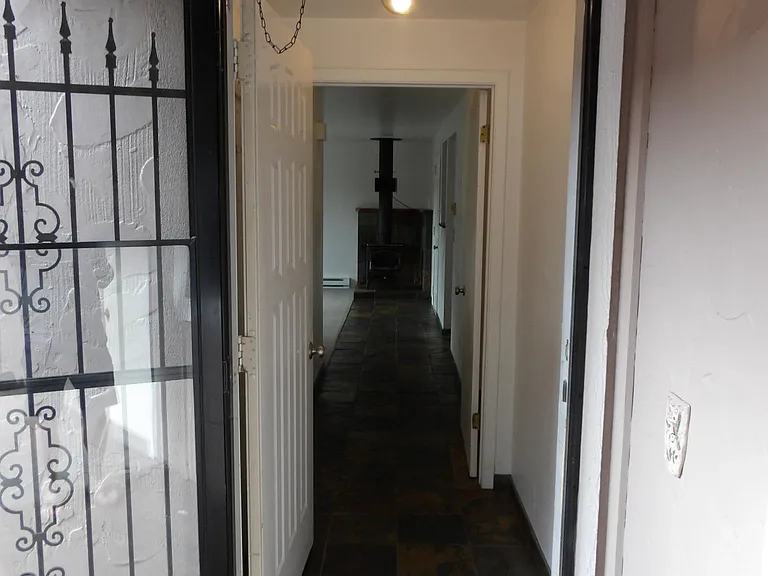 2921 Woodside Blvd — Photo 3