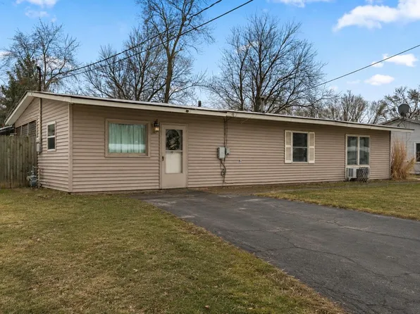 407 Michigami Trl, Porter, IN 46304