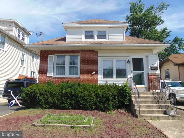15 W 7th Ave, Runnemede, NJ 08078