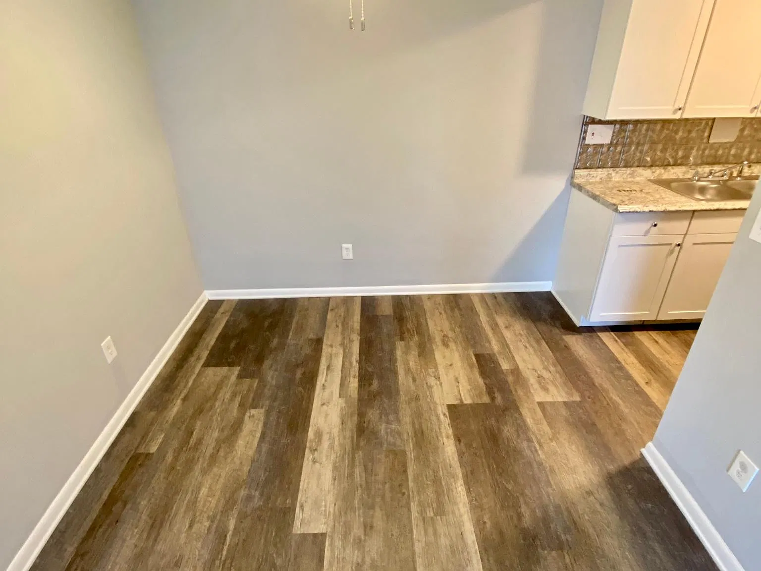 2 bed, 950 sqft, $1,250 — Photo 3