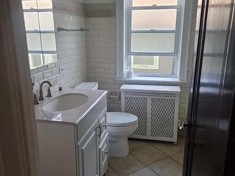 220 S Austin Blvd — Photo 10