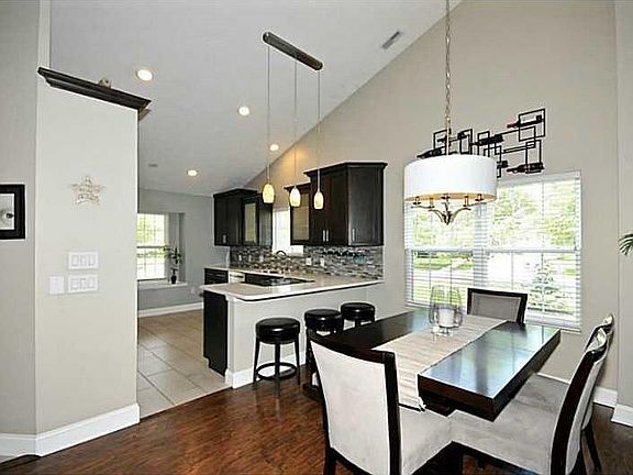 5th image of 1385 Valdosta Pl