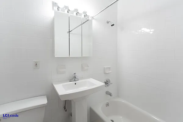 Rented by LC Lemle Real Estate Group | media 5