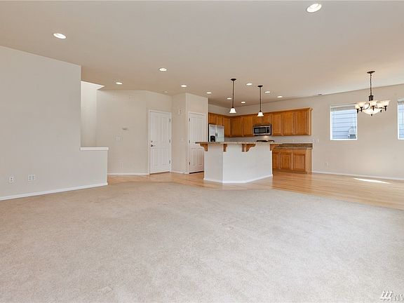 4th image of 3948 62nd Ave E