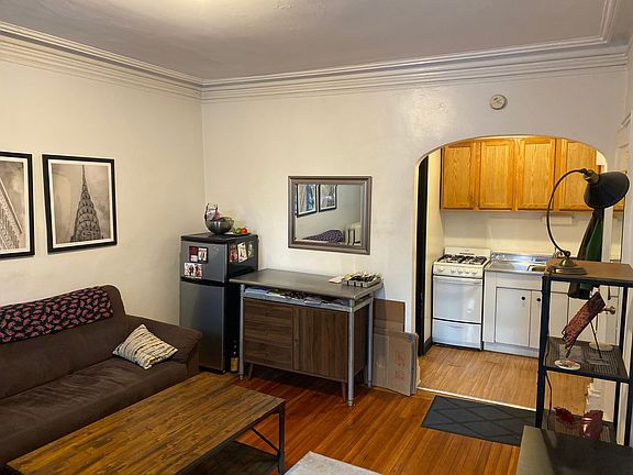 3rd image of 433 W 44th St #3F
