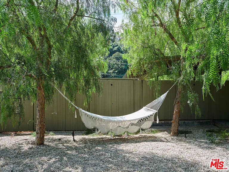 8973 Wonderland Park Ave — Photo 11