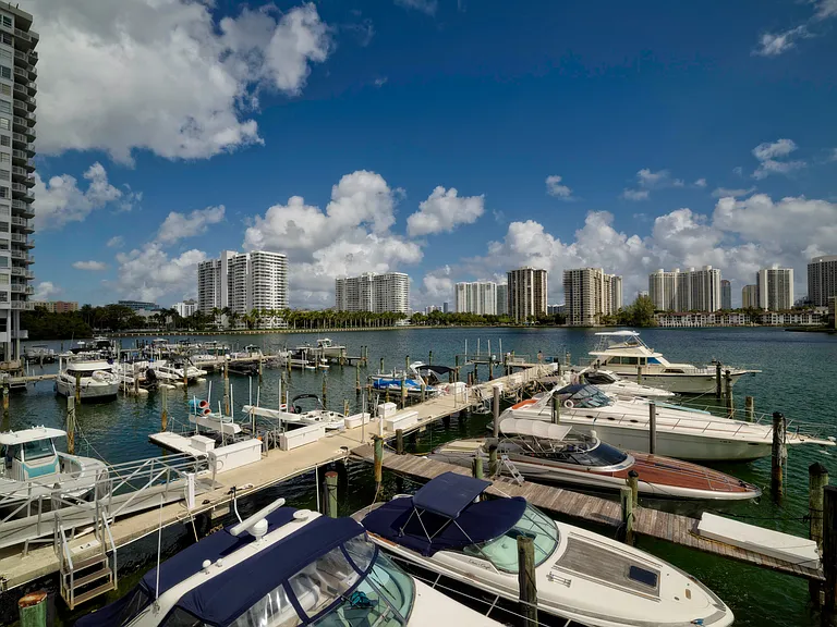 18081 Biscayne Blvd #403 — Photo 18