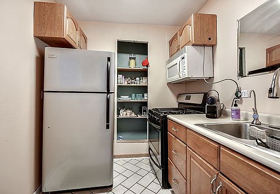 4th image of 133 Beach 120 St #2E