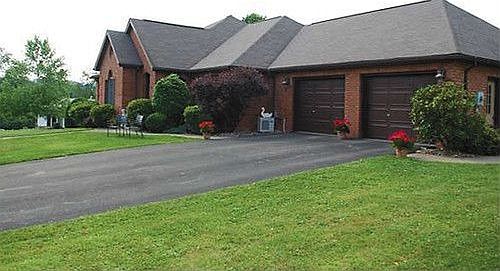 1st image of 123 Williams Ave