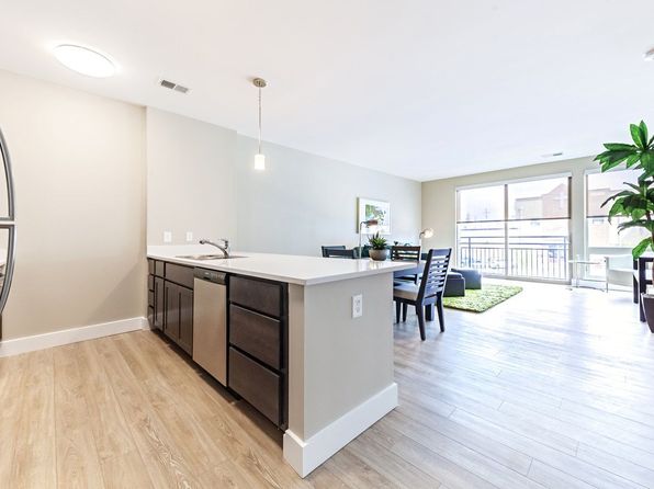 515 E Market St #301
