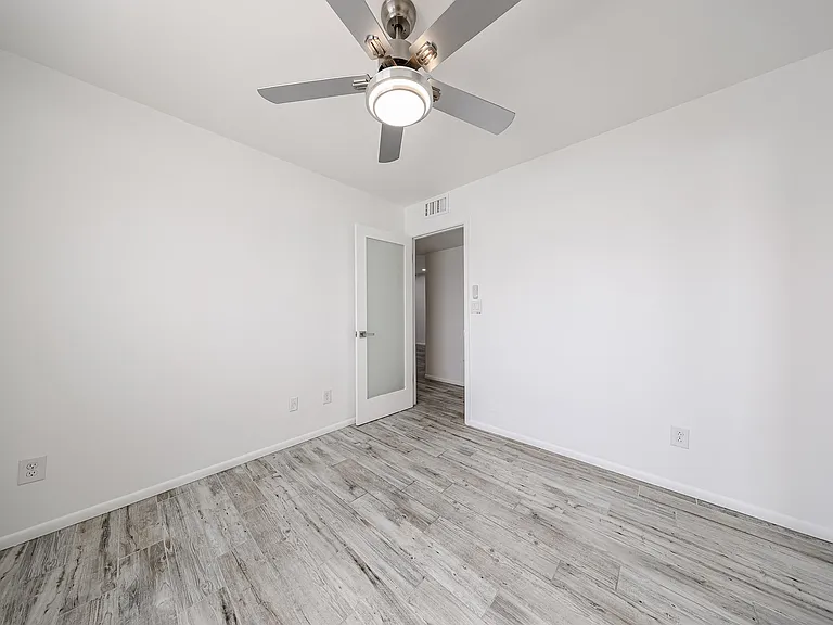 2501 N 22nd Dr — Photo 10