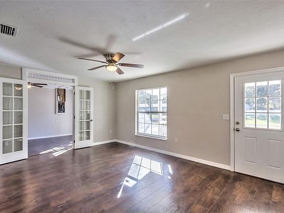5th image of 634 Sidney Dr