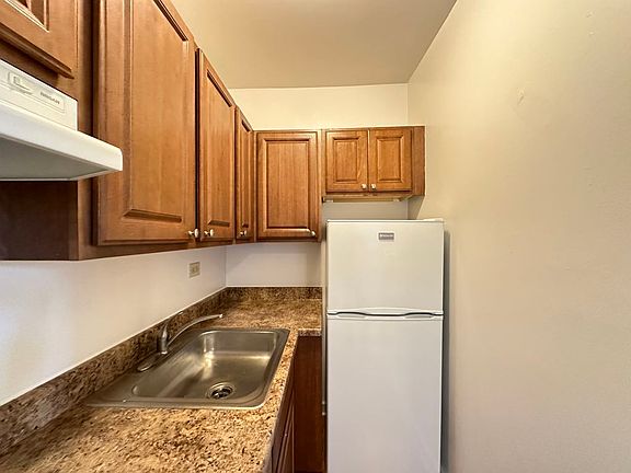 3rd image of 1850 N Humboldt Blvd #114