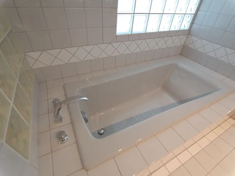 10044 Woodley Ave — Photo 13