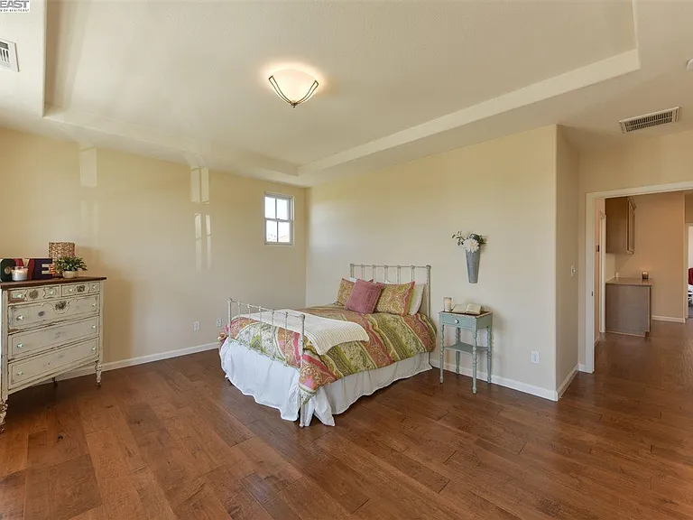 211 Kingfisher Ave — Photo 22