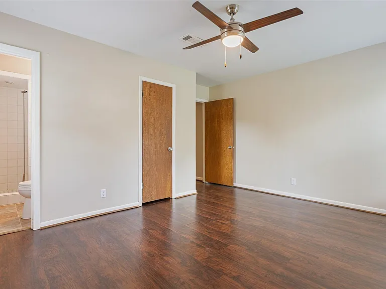 3808 Avenue O — Photo 25