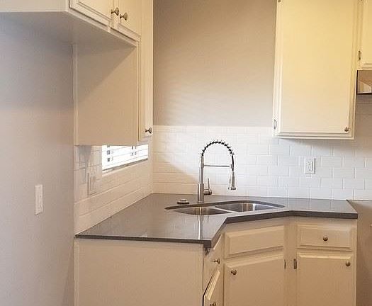 5th image of 4311 Toland Way APT 202A