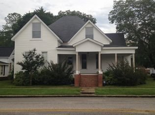 208 S 3rd Ave, Hartford, AL 36344