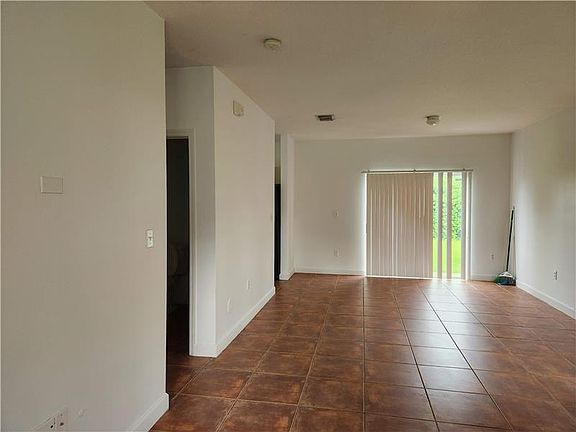 2nd image of 4119 NE 25th Ct