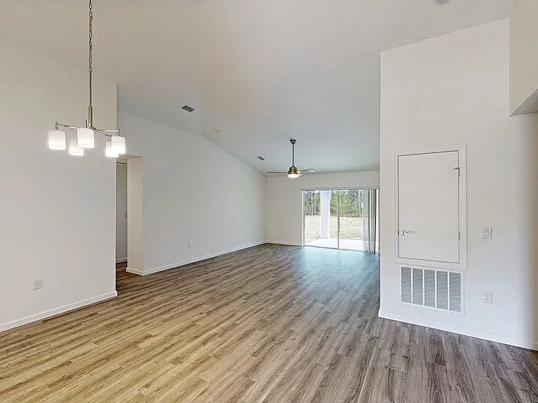 3 Smollett Pl — Photo 6