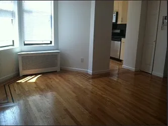 Rented by Robyn Lee, LREB