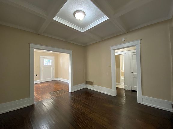 4th image of 719 N Willett St