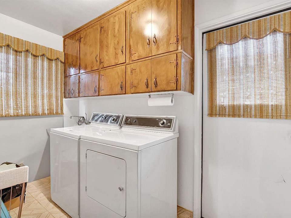 10th image of 3376 E Richert Ave