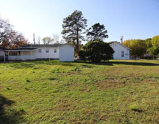 3rd image of 802 Bella Vista Ave