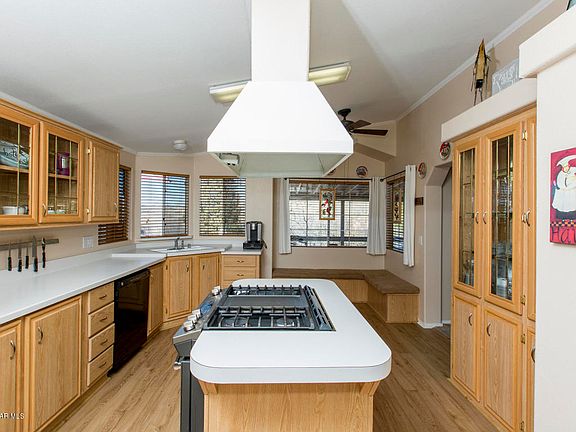 4th image of 915 N Mountain Hollow Ct