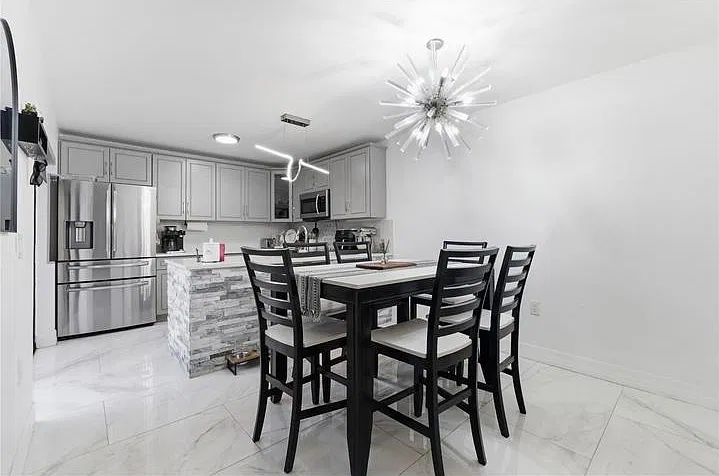 2 bed, 1236 sqft, $2,550 — Photo 1