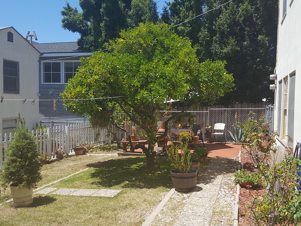 2nd image of 3540 Villa Ter