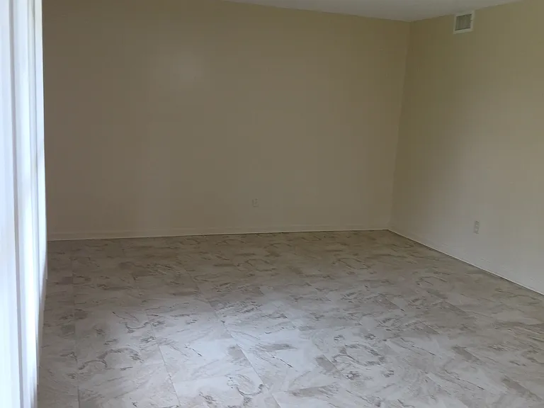 2940 Samford Ave — Photo 4