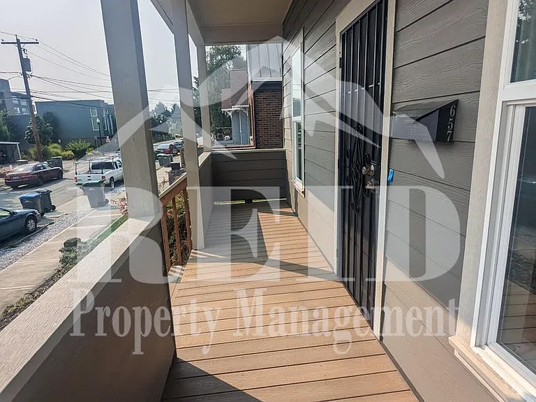 657 Highland Ave — Photo 19