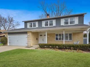 1407 S Hickory Dr, Mount Prospect, IL