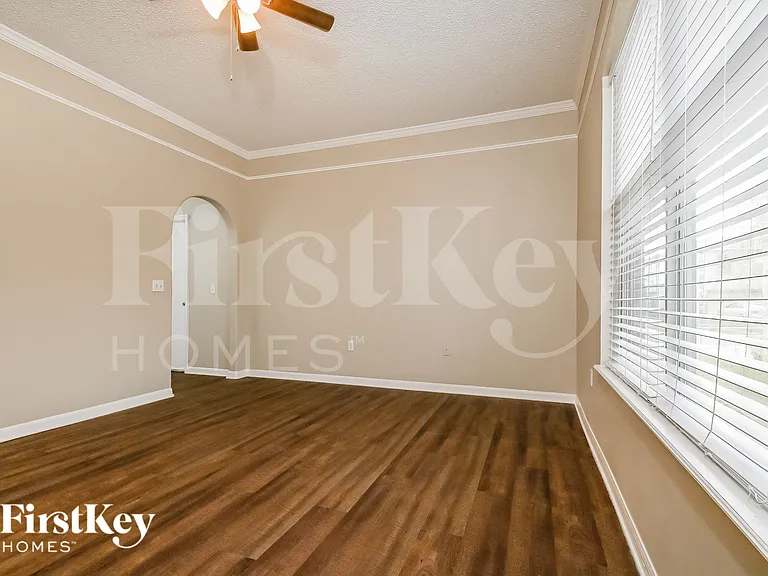 12734 Kings Lake Dr — Photo 2