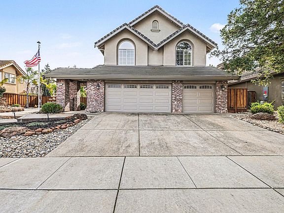 3rd image of 615 Rutherford Cir