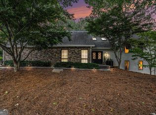 315 Skyridge Dr, Sandy Springs, GA