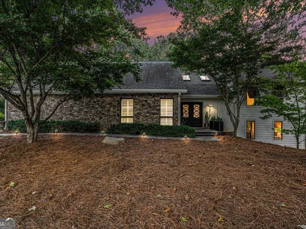 315 Skyridge Dr, Sandy Springs, GA 30350