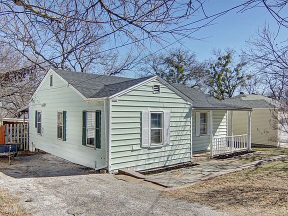 3rd image of 813 S Lamar St