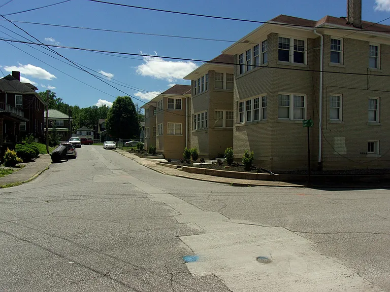305 Park Ave — Photo 2