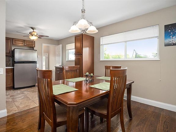 3rd image of 1220 Bobolink Dr