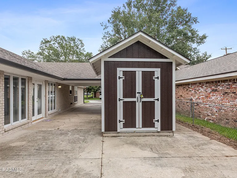 218 Debby Dr — Photo 27