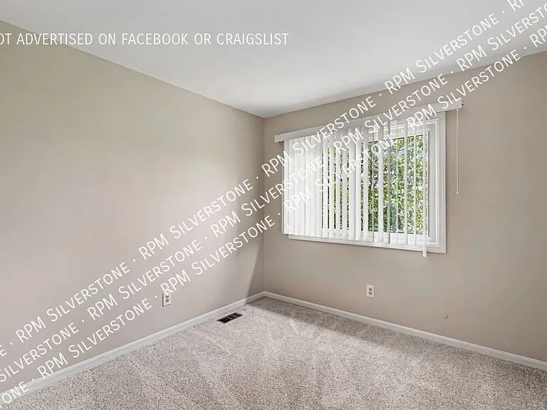 452 Farmridge Ct — Photo 17