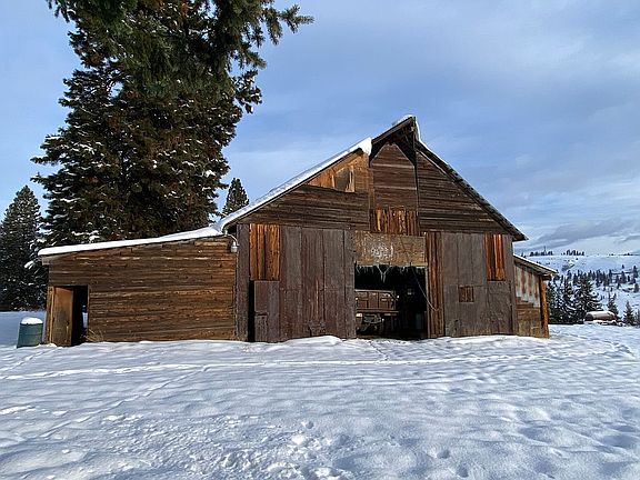 Winter Barn