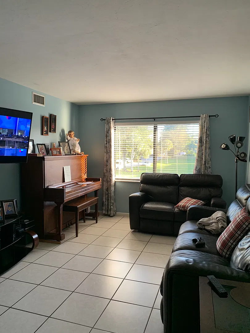 ** Annual Unfurnished Rental ** - Springwood - Near Winterpark And East Naples Middle School Grea... — Photo 2