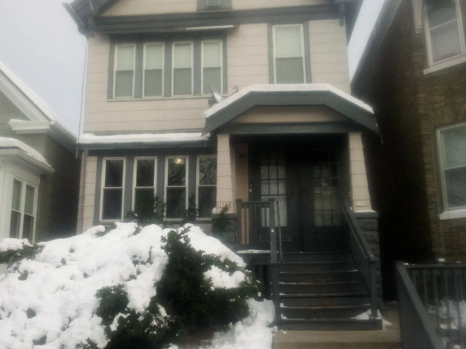 3 bed, 1000 sqft, $975 — Photo 1